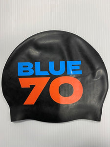 SILICONE SWIM CAP BLACK 2022 LOGO BLUE70